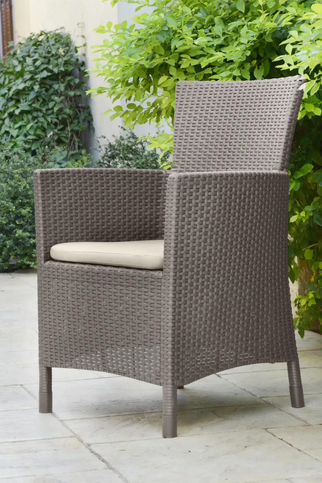 Brico Tuinstoelen-Alibert Tuinstoel Iowa Dining Cappuccino
