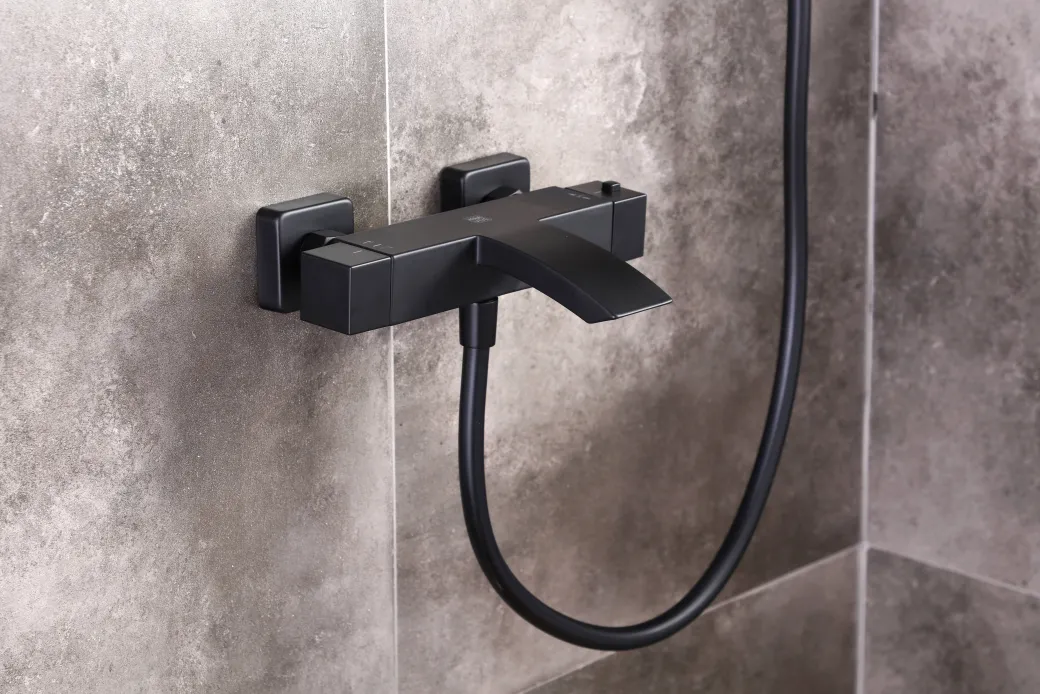 Aquavive Eco Thermostatische Badkraan Tanaro Zwart|Brico Clearance