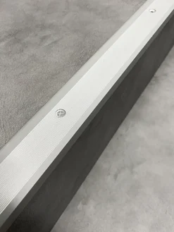 Brico Profielen-3M Gestreepte Trapneus 36Mmx18Mm/170Cm