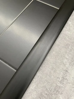 Brico Profielen-3M Universele Drempel Geborsteld Aluminium Zwart 37Mm/83Cm