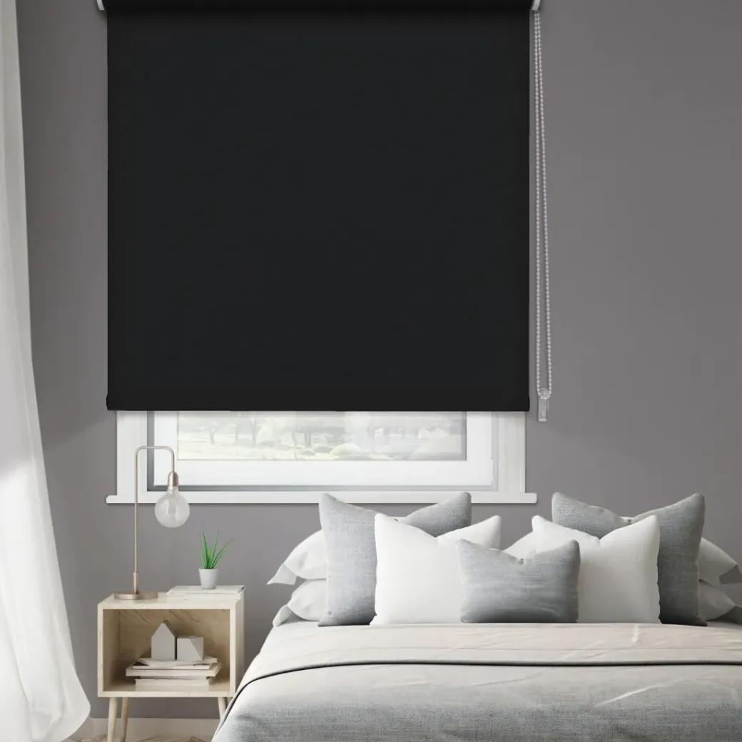 Brico Rolgordijnen-Madeco 1499 Verduisterend Rolgordijn Effen Zwart 120X250Cm