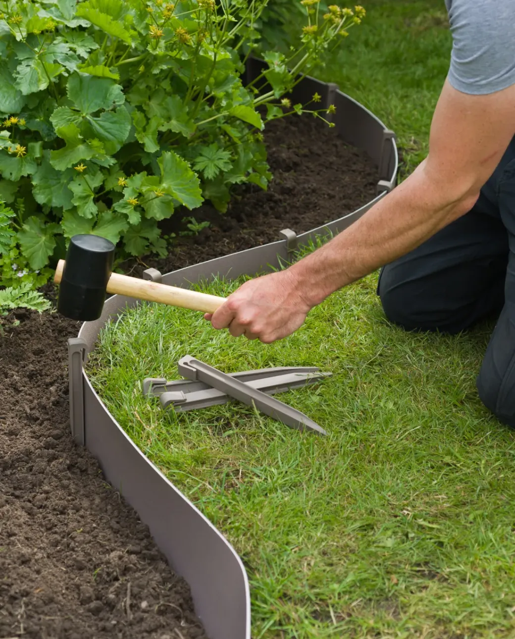 Brico Opsluitbanden & Boordstenen-Nature Tuinborder Pe Taupe 3Mm - H15Cmx10M