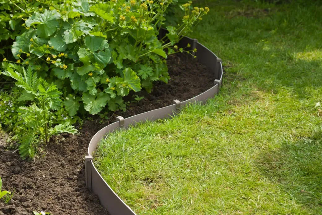 Brico Opsluitbanden & Boordstenen-Nature Tuinborder Pe Taupe 3Mm - H15Cmx10M