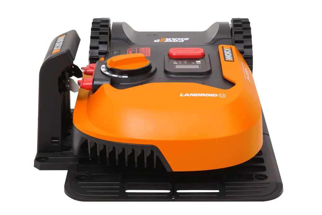 Worx Robotmaaier Landroid M700 - 20V Accu - Voor Gazons Tot Ca. 300M² - Maaibreedte 180Mm - Incl. Laadstation En 150M Terreinafbakeningskabel|Brico Clearance